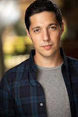 picture of actor Nick Arapoglou