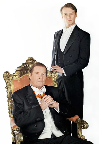 Roger Moore y Sam Heughan en La Princesa de Castlebury Hall