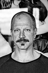 picture of actor Simon Hatzl