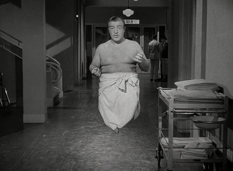 Lou Costello en abbott-y-costello-contra-el-hombre-invisible
