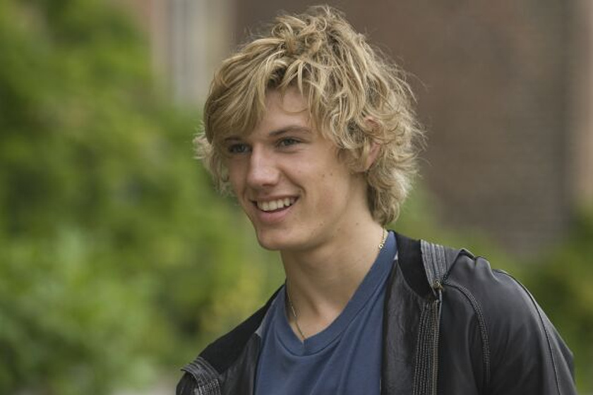 Alex Pettyfer en Megapetarda
