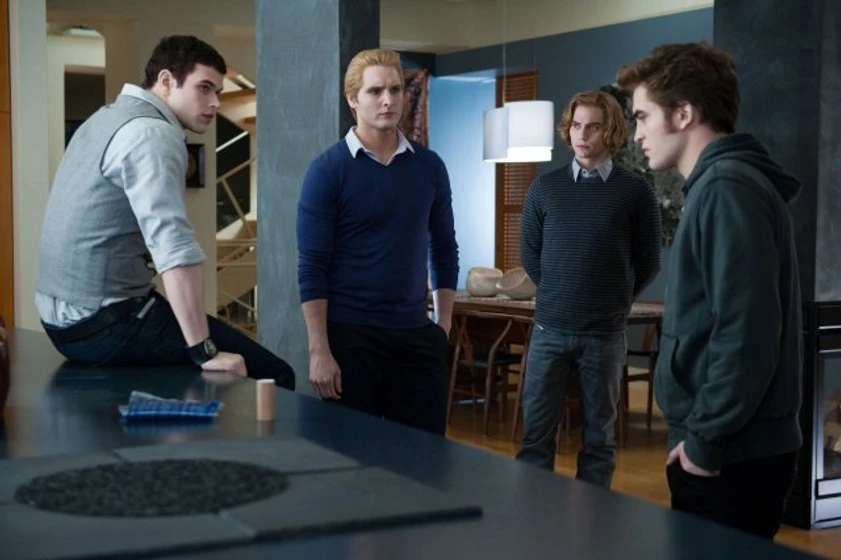 Peter Facinelli, Robert Pattinson, Kellan Lutz y Jackson Rathbone en la-saga-crepusculo-eclipse