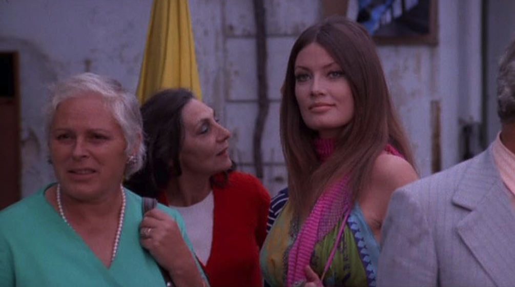 Marisa Mell, Dolores Calò y Alba Maiolini en Bella, rica, con leve defecto físico, busca alma gemela