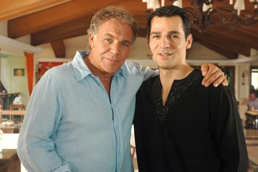 Erol Sander y Christian Kohlund en Dream Hotel: India