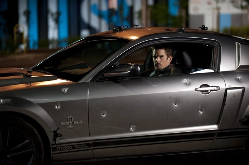 Ethan Hawke en tiempo-en-contra