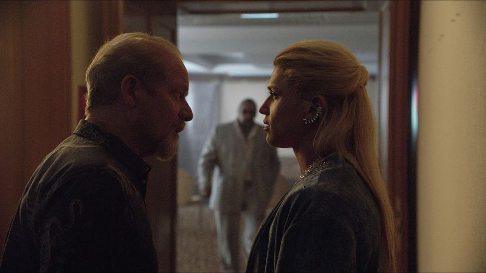 Peter Mullan y Julia Föry en Pearl