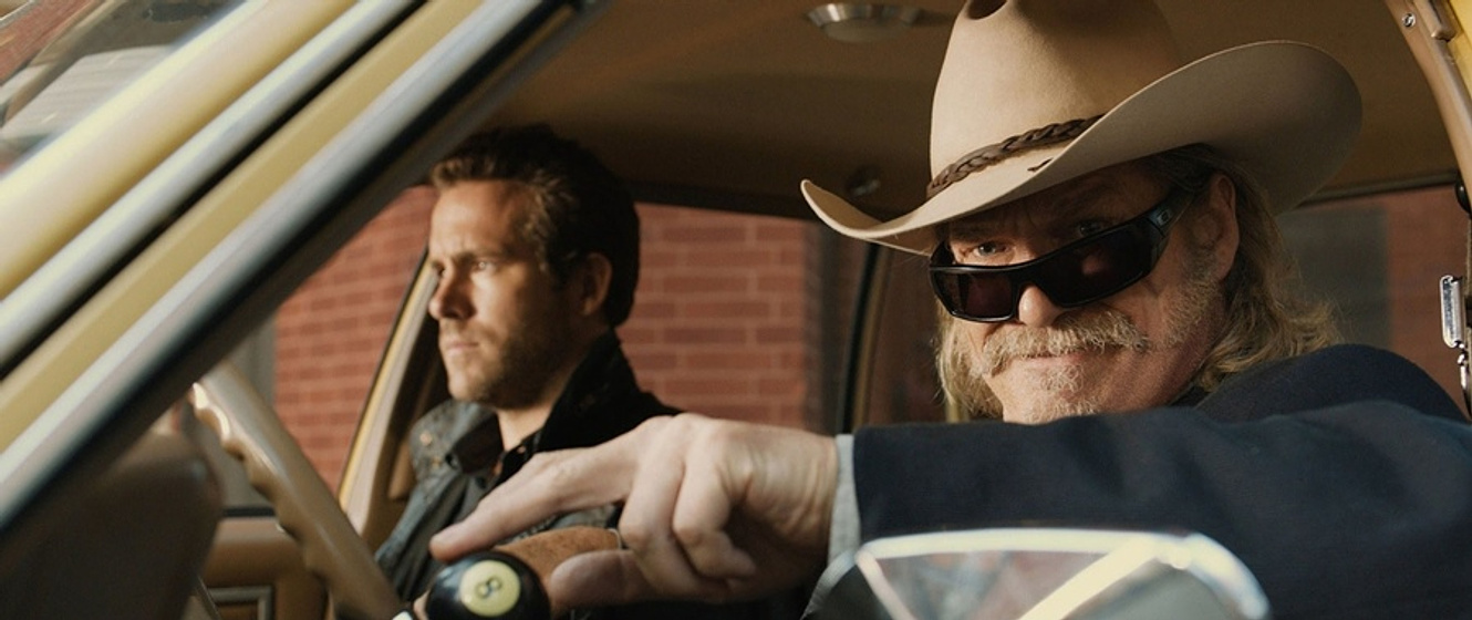 Jeff Bridges y Ryan Reynolds en R.I.P.D. Departamento de Policía Mortal