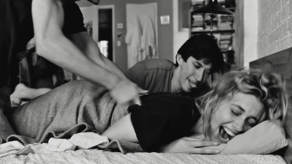 Greta Gerwig y Adam Driver en frances-ha