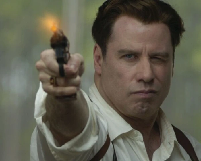 John Travolta en corazones-solitarios