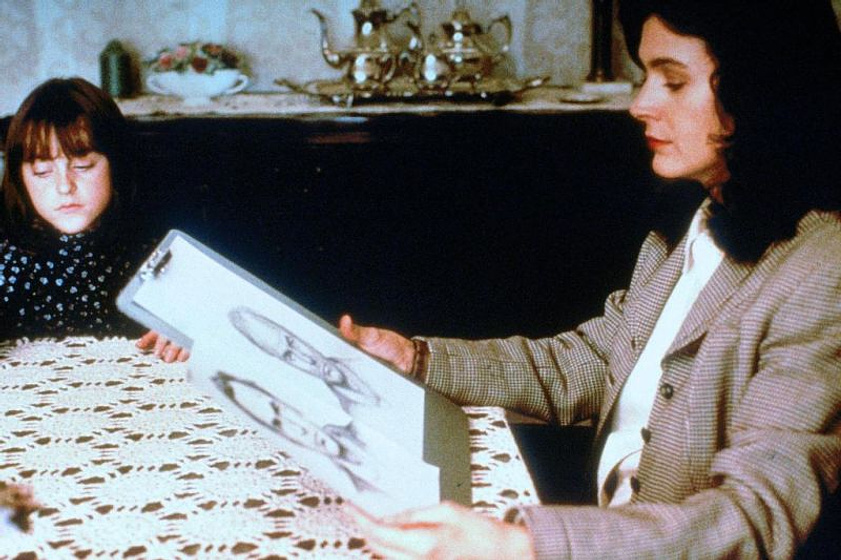 Sean Young y Brighton Hertford en Trazos del Pasado