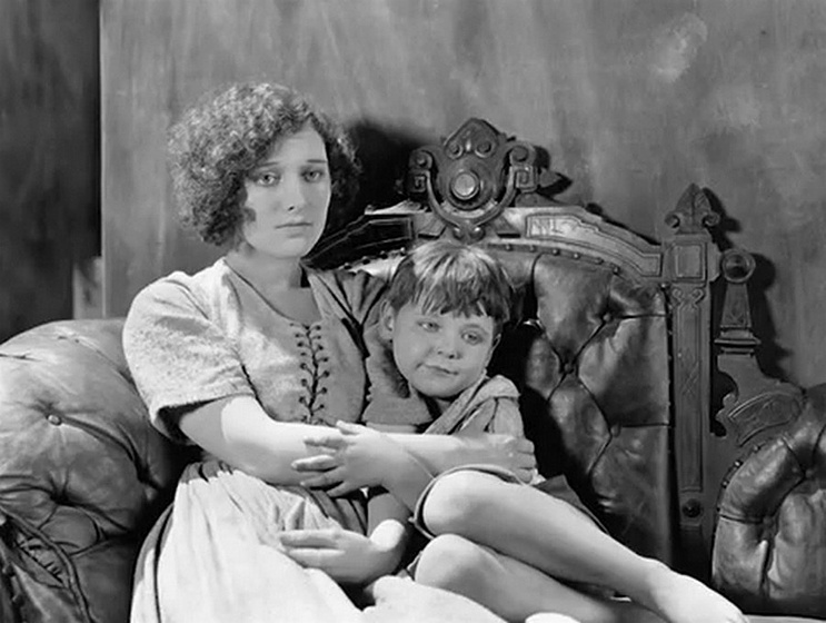 Georgia Hale y Bruce Guerin en The Salvation Hunters