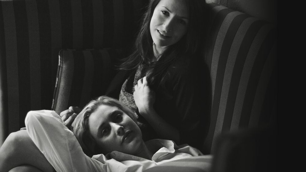 Greta Gerwig y Mickey Sumner en Frances Ha
