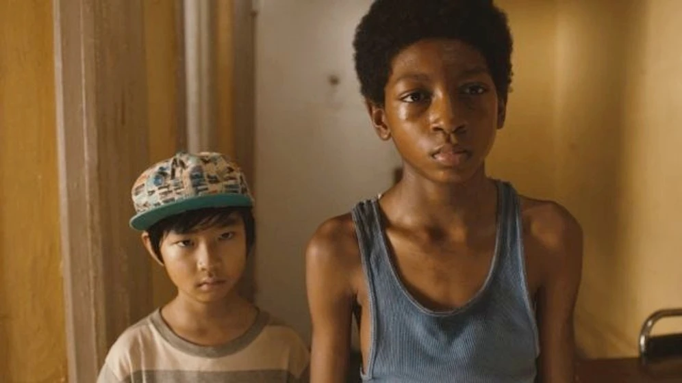 Ethan Dizon y Skylan Brooks en the-inevitable-defeat-of-mister-and-pete