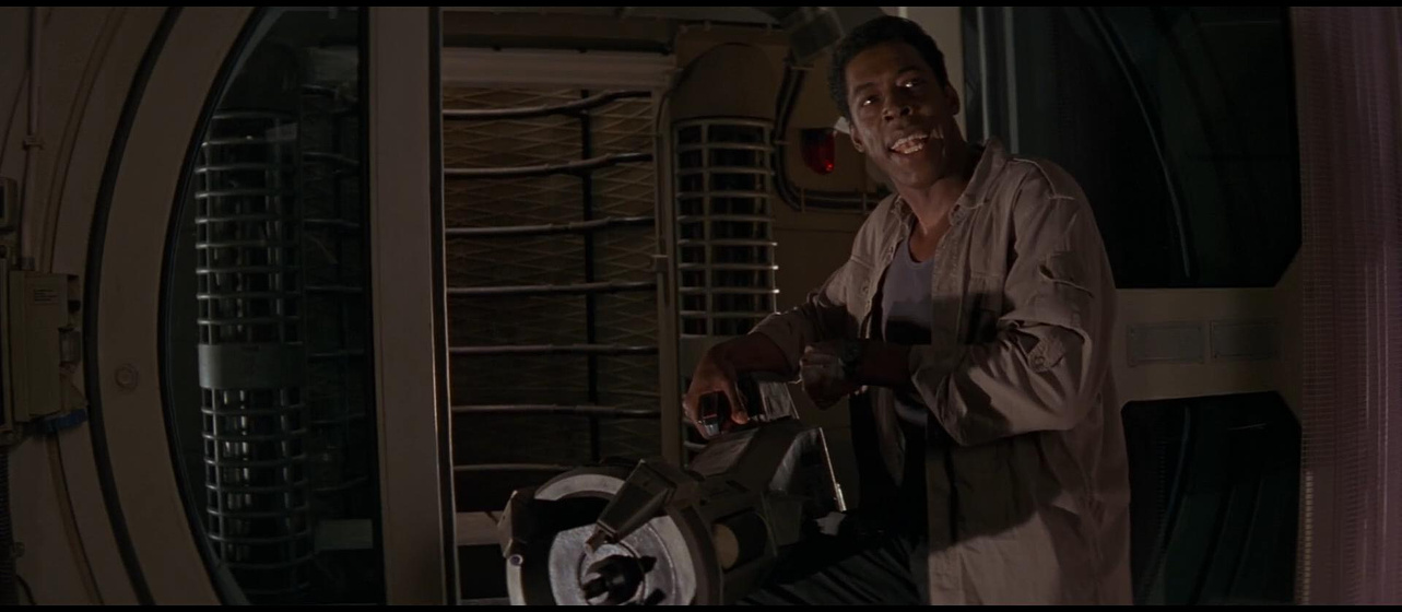 Ernie Hudson en Leviathan (El Demonio del Abismo)