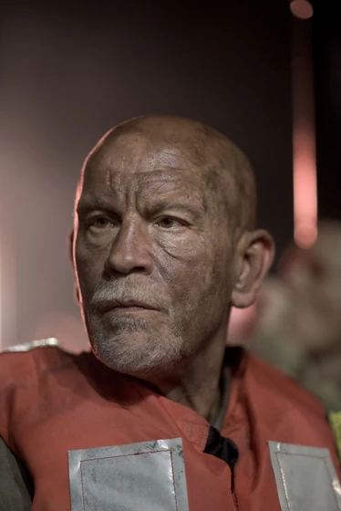 John Malkovich en marea-negra