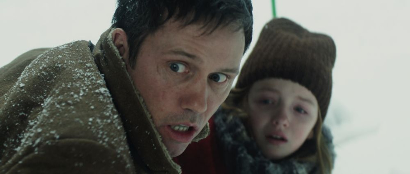 Jeffrey Donovan y Quinn McColgan en Extinction