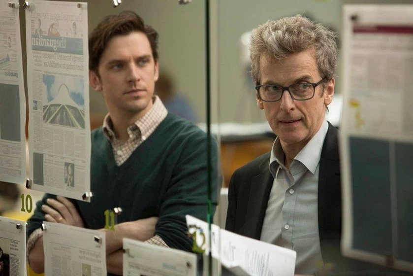 Peter Capaldi y Dan Stevens en El Quinto Poder