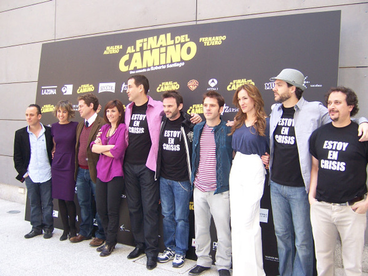 Malena Alterio, Fernando Tejero, Roberto Santiago, Javier Gutiérrez, Luis Callejo, Jorge Monje, Cristina Alcázar y Javier Mora en Al Final Del Camino