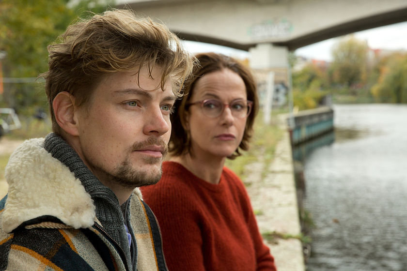 Claudia Michelsen y Helgi Schmid en De Narices con la Vida