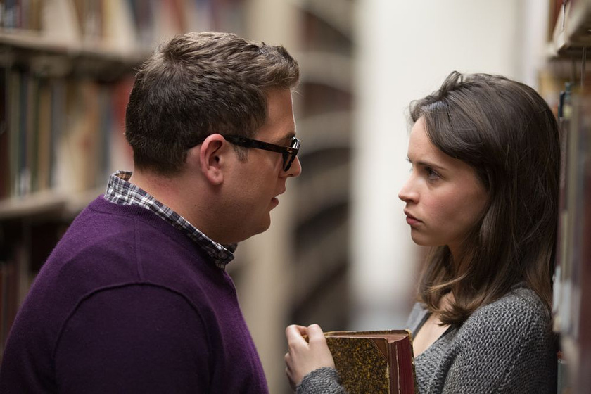 Jonah Hill y Felicity Jones en Una Historia real