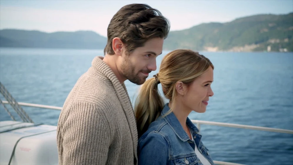 Chris McNally y Leah Renee en navegar-hacia-el-amor