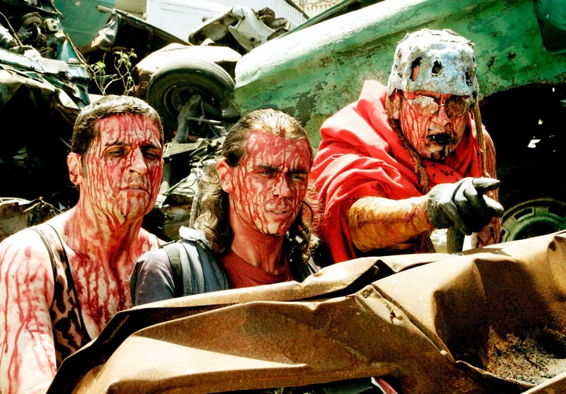 Berta Muñiz, Pablo Parés y Hernán Sáez en plaga-zombie-zona-mutante-revolucion-toxica