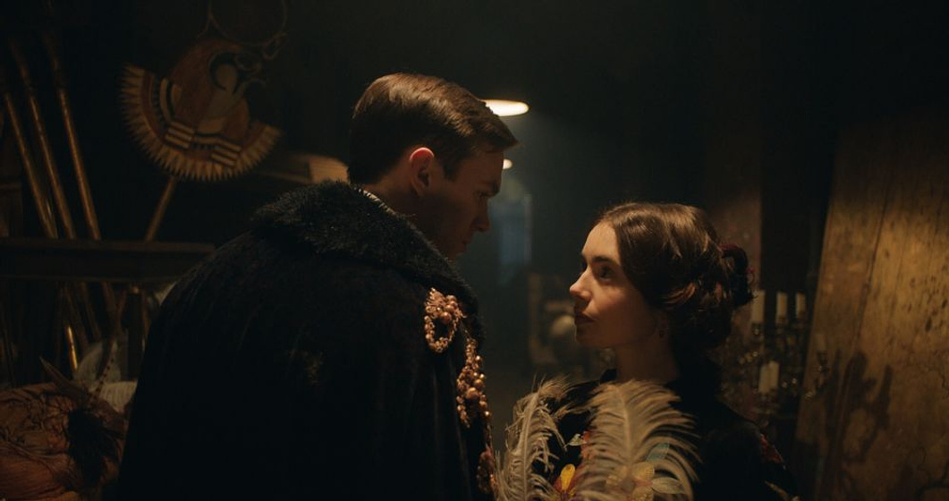 Nicholas Hoult y Lily Collins en Tolkien