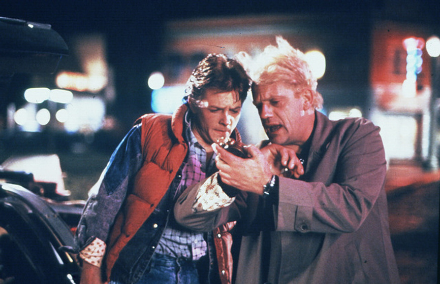 Michael J. Fox y Christopher Lloyd [I] en Regreso al Futuro