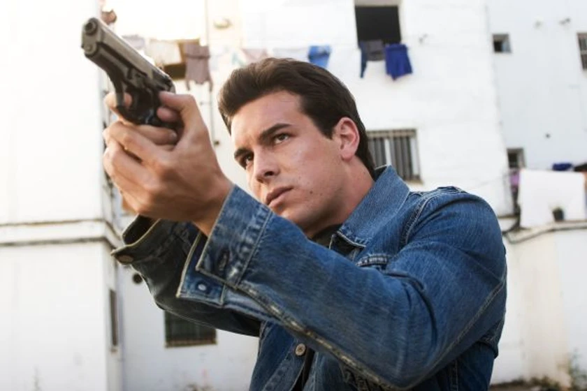 Mario Casas en grupo-7