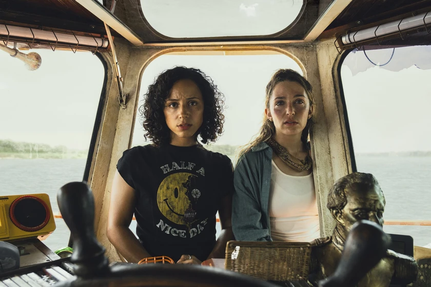 Jessica Rothe y Kiana Madeira en boiuna-la-leyenda-del-amazonas
