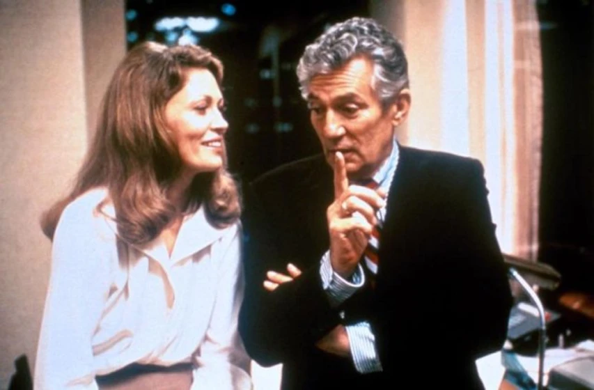 Faye Dunaway y Peter Finch en network-un-mundo-implacable