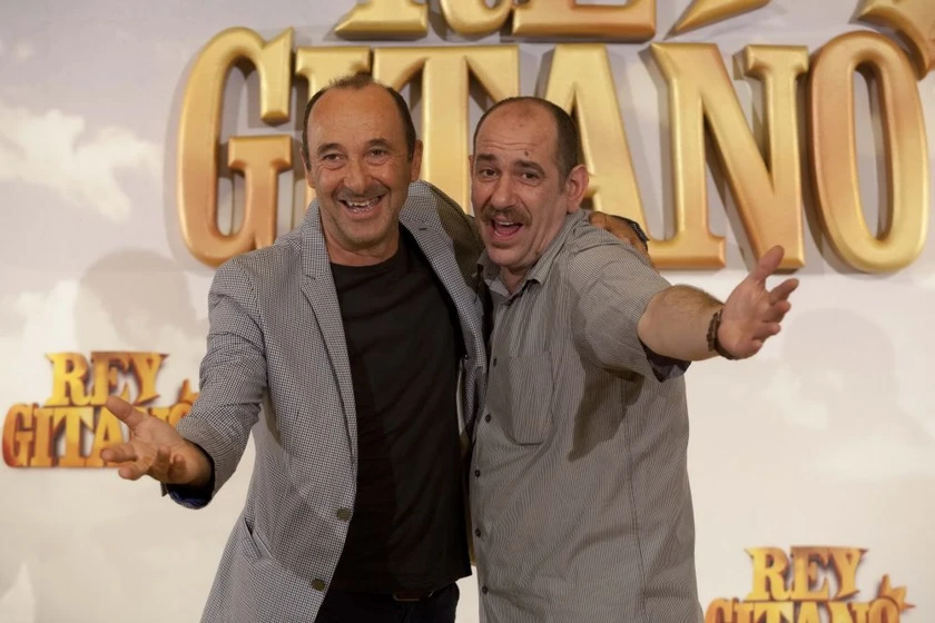 Karra Elejalde y Manuel Manquiña en rey-gitano