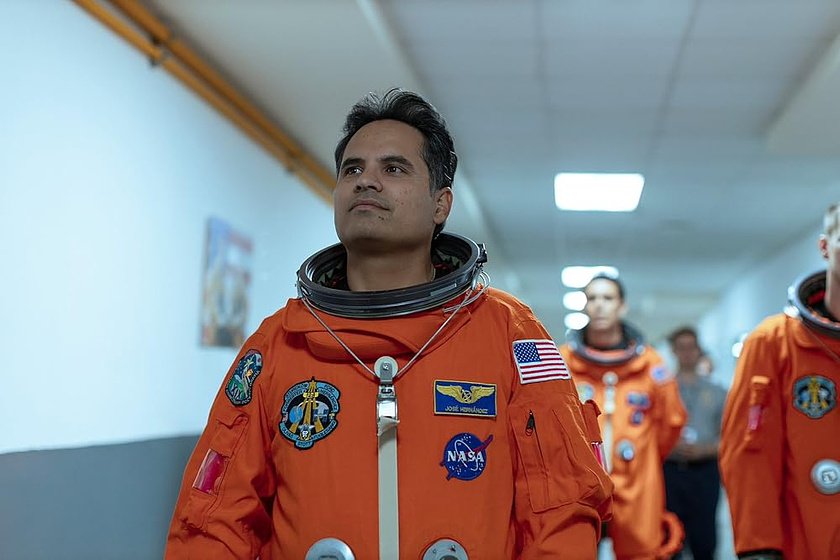 Michael Peña en A un Millón de Millas