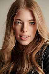 picture of actor Elle McKinnon