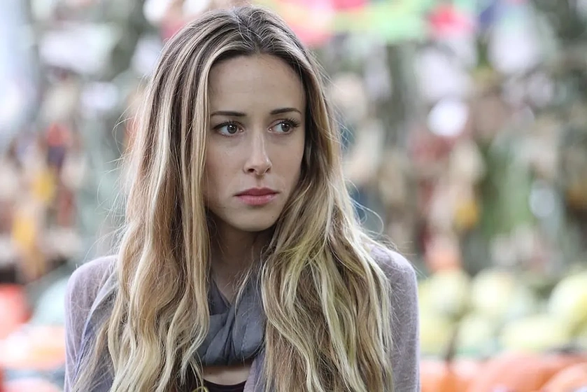 Gillian Zinser en danos-colaterales