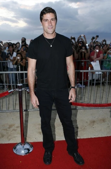 Matthew Fox en Perdidos (Premiere temporada 6 (Honolulú, 2010))