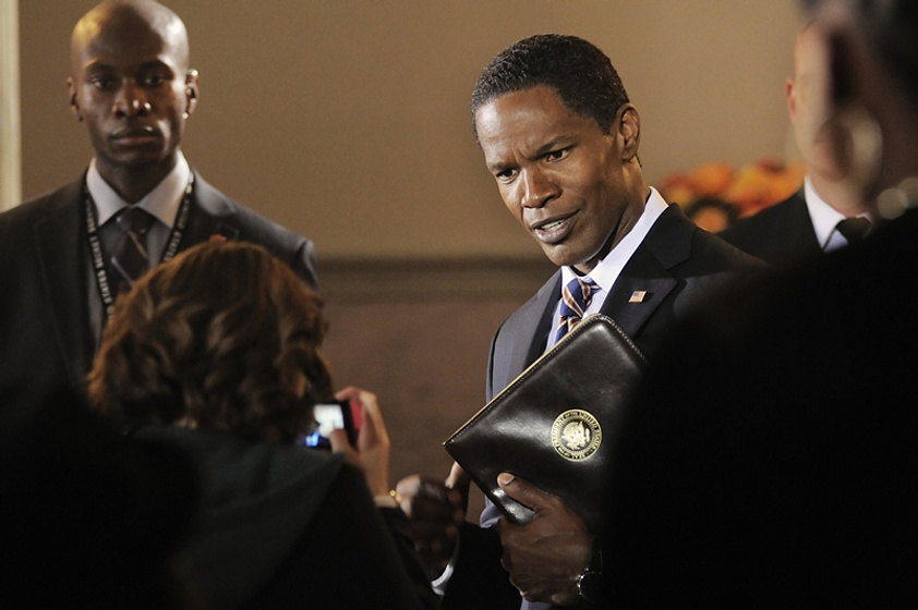Jamie Foxx y Joey King en Asalto al Poder