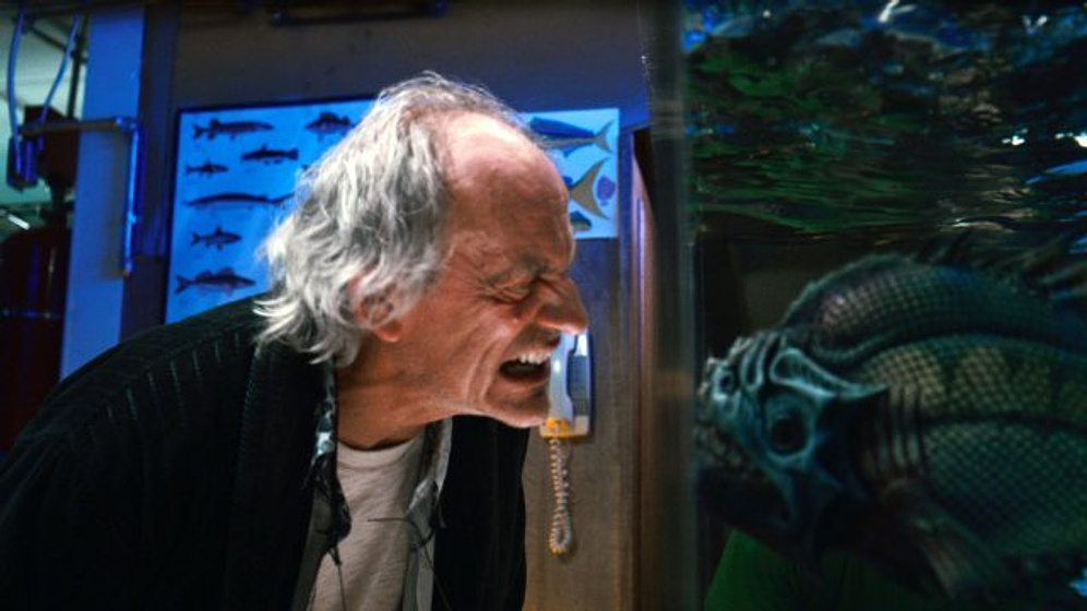 Christopher Lloyd [I] en Piranha 3DD
