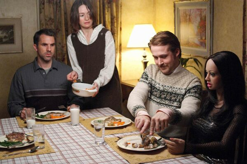 Ryan Gosling, Emily Mortimer y Paul Schneider [IV] en Lars y una Chica de Verdad