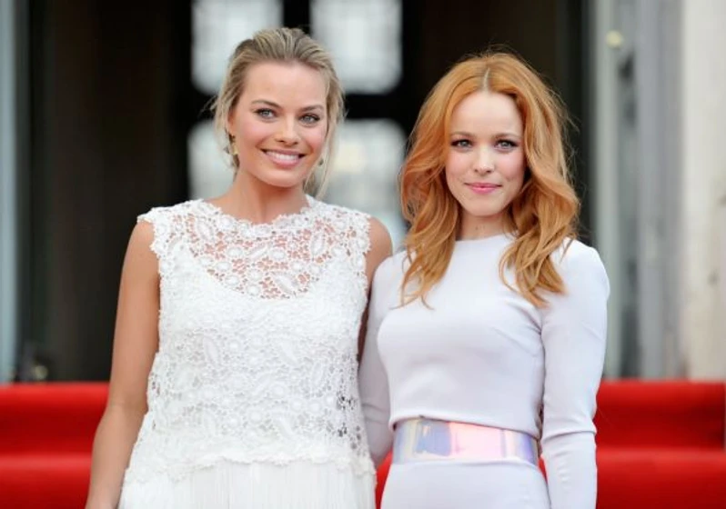 Rachel McAdams y Margot Robbie en Una Cuestión de Tiempo (Photocall en Londres. Octubre 2013)