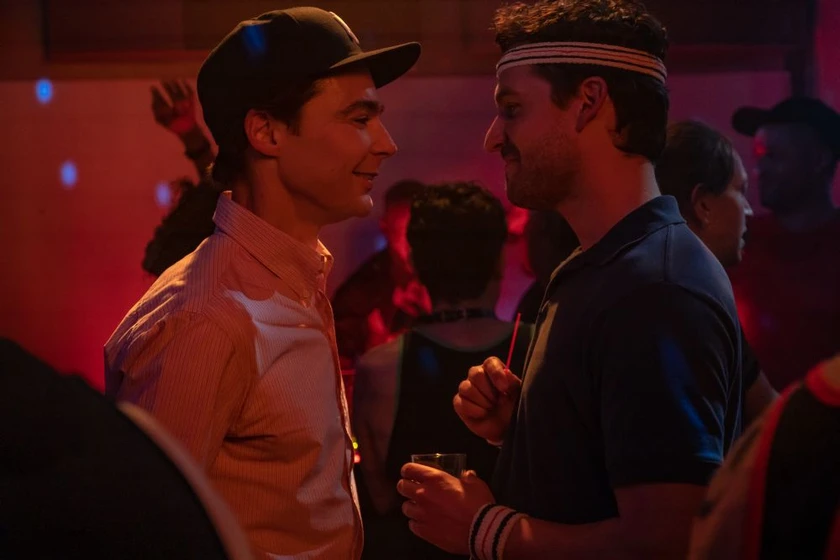 Jim Parsons y Ben Aldridge en quedate-a-mi-lado-05d91706-151e-426a-8ad0-2041cacae29c