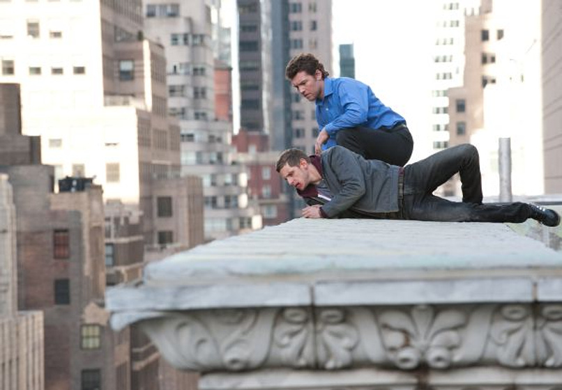 Jamie Bell y Sam Worthington en Al Borde del Abismo