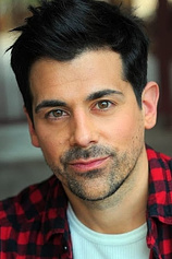 picture of actor Adam Huss