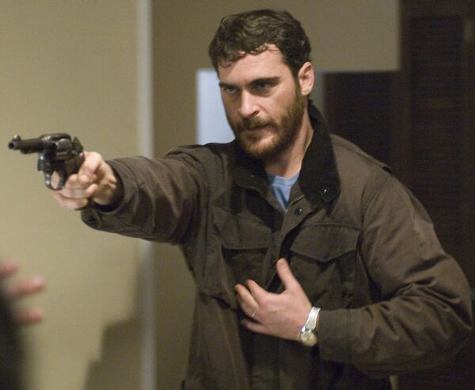 Joaquin Phoenix en Un Cruce en el Destino