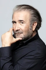 photo of person Lakis Lazopoulos