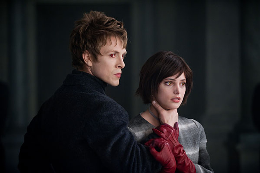 Ashley Greene y Charlie Bewley en La Saga Crepúsculo: Luna Nueva