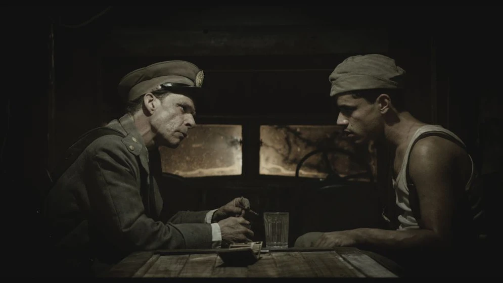 Denis Lavant y Nahuel P. Biscayart en eva-no-duerme