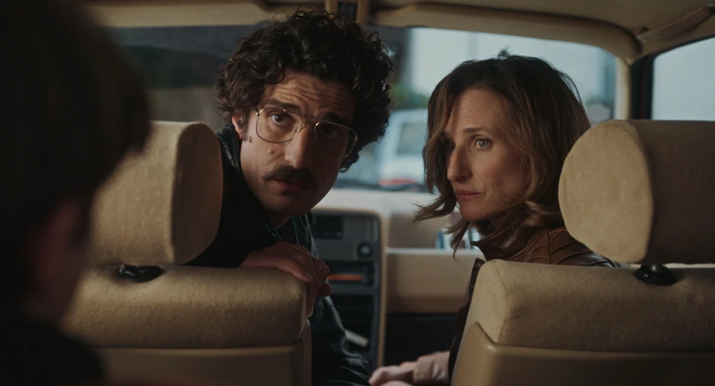 Louis Garrel y Camille Cottin en tiempos-de-ilusion