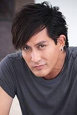 picture of actor Pete Thongchua