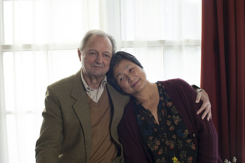 Peter Bowles y Pei-pei Cheng en Lilting
